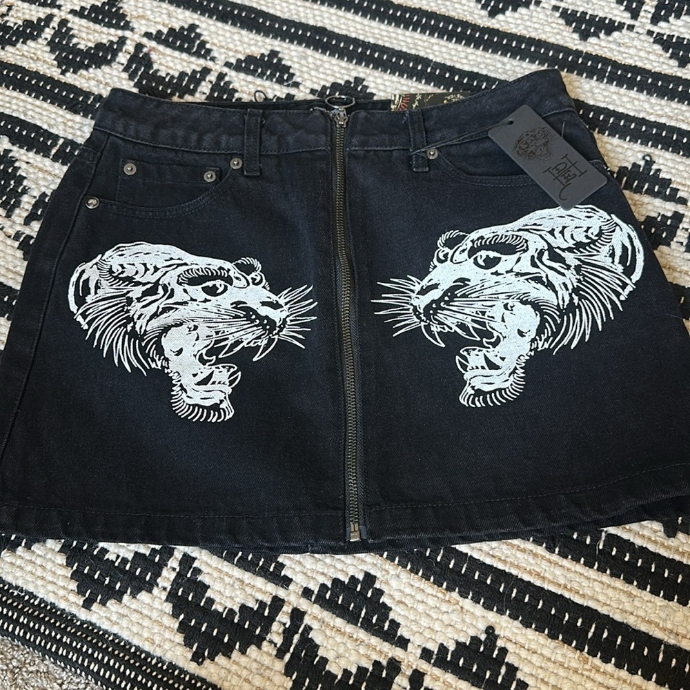NWT Ed Hardy TIGERS ZIPPER FRONT MINI DENIM SKIRT - Picture 5 of 7
